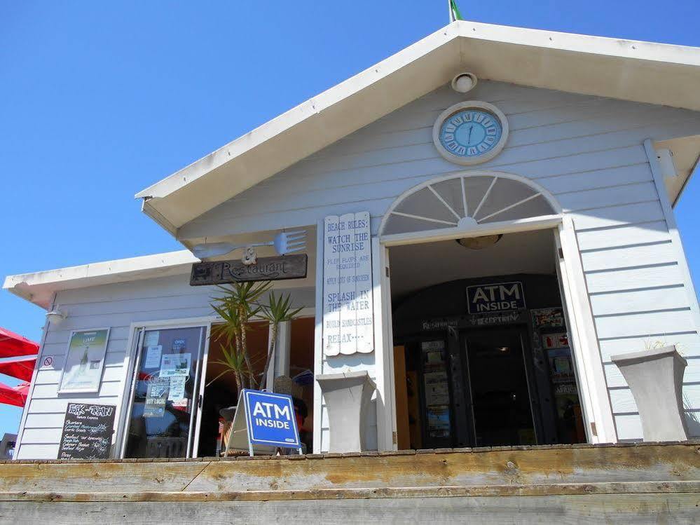 Santos Express Hostel Mossel Bay Exterior photo