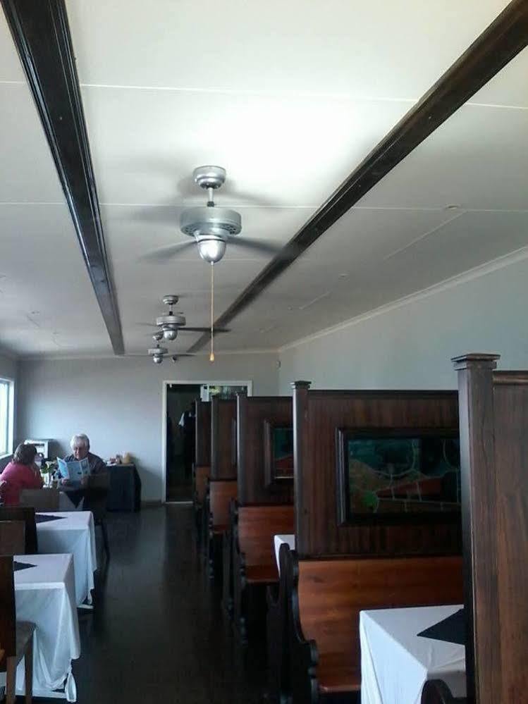 Santos Express Hostel Mossel Bay Exterior photo